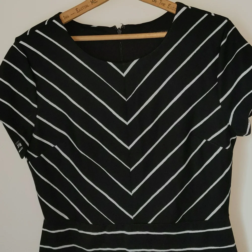 Banana Republic Women's Size 12 Petite One Piece Career Wear Dress - Picture 3 of 10